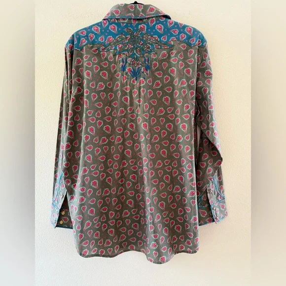 Chic Lightweight Floral Button Down Fique Natalie Shirt - Pom Dot Olive - Picture 6 of 9